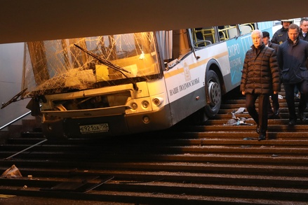 После ДТП на Кутузовском в Москве проверили 9 тысяч водителей автобусов