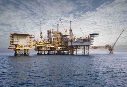 Нефть дорожает на фоне политической напряжённости вокруг Катара