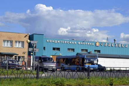 Работница кондитерской фабрики погибла после падения в чан с карамелью