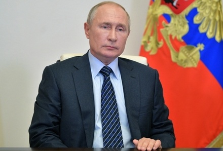 Путин заявил об отсутствии планов по введению тотальных ограничений из-за COVID-19