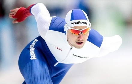 Павел Кулижников выиграл второе золото на этапе Кубка мира по конькобежному спорту