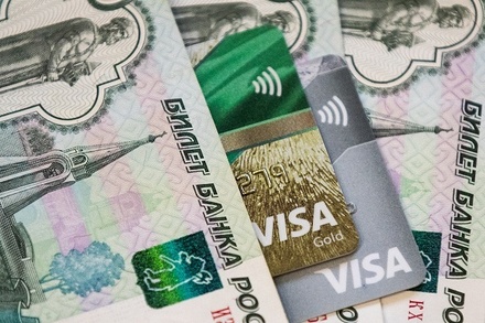 Visa и MasterCard намерены обязать банки России выпускать только бесконтактные карты