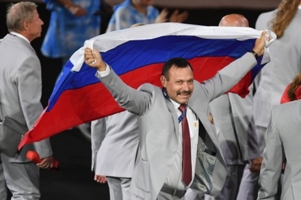 В Госдуме сочли излишним награждать белоруса за флаг РФ на Паралимпиаде