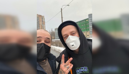 Задержанного в Петербурге рэпера Oxxxymiron выпустили из отдела полиции