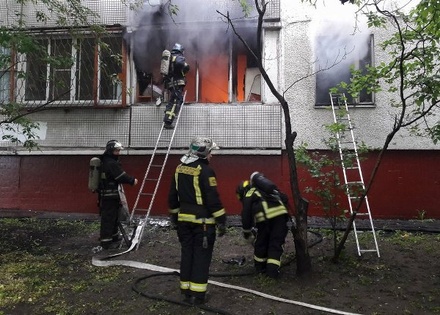 При пожаре в квартире на северо-востоке Москвы спасены 23 человека