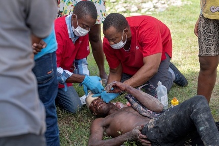 Неизвестные похитили двух врачей на Гаити