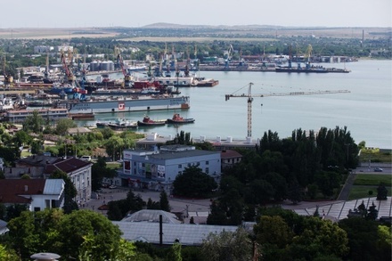 В Крыму просят обязать все госкомпании начать работать на территории республики