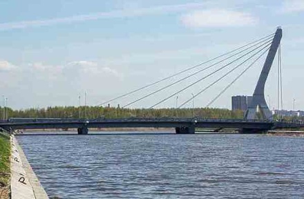 Жириновский призвал не называть объекты именами людей после решения о мосте Кадырова 