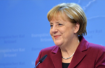 В ФРГ анонсировали выдвижение Меркель на пост канцлера от правящей коалиции