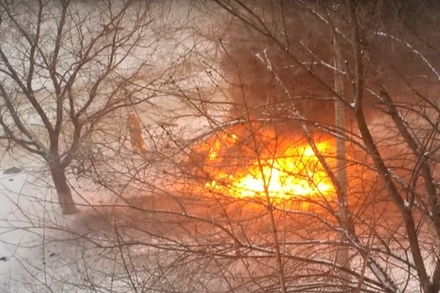 При взрыве машины в Луганске погибли два человека