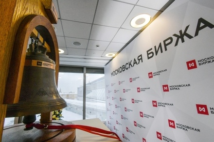 В Кремле считают спекулятивным проявлением панику из-за падения курса рубля