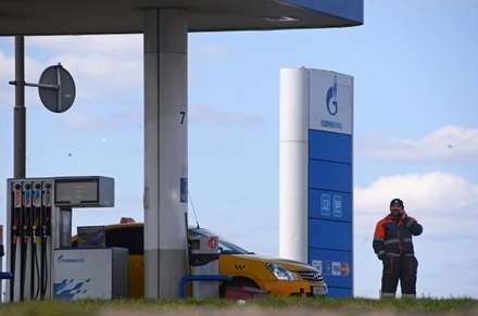 В России цены на бензин защитили от снижения