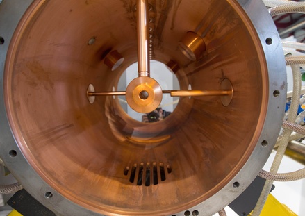 Работу Большого адронного коллайдера остановили в целях экономии энергии