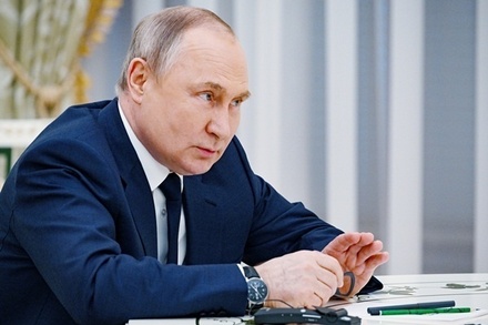 Путин поручил подготовить закон об эксперименте по торговле лекарствами