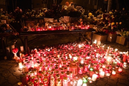 В Екатеринбурге объявили траур по погибшим в Кемерове