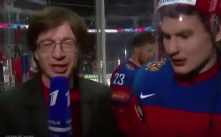 Журналист Первого канала рассказал об отстранении из-за ошибки на хоккейном матче
