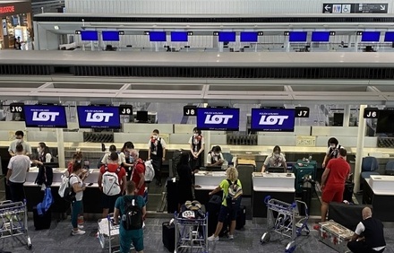 В Японии из-за мощного тайфуна отменены более 450 рейсов