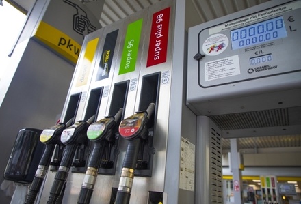Росстат фиксирует снижение цен на бензин в России