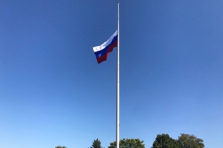 Посольство РФ в США приспустило флаг в память о жертвах стрельбы в Лас-Вегасе