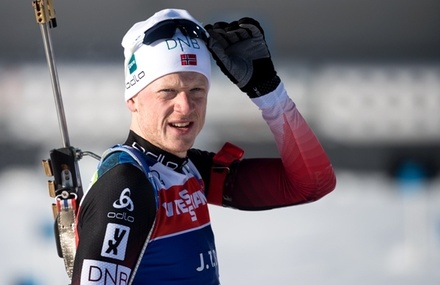 Норвежец Йоханнес Бё выиграл индивидуальную гонку на этапе Кубка мира по биатлону