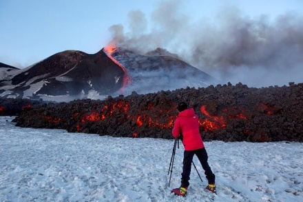 Десять человек ранены в результате извержения вулкана на Сицилии