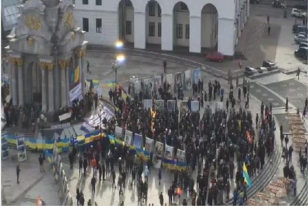 На митинге в Киеве солдаты-добровольцы требовали отставки президента Украины