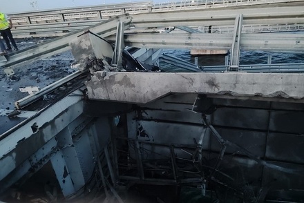 Военный эксперт предположил, что Крымский мост атаковали с близкого расстояния