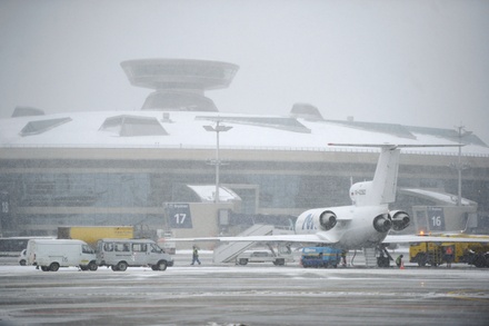 Московские аэропорты из-за снега работают по фактической погоде