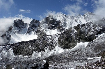 Туроператор отказывается спасать застрявших в горах Таджикистана туристов