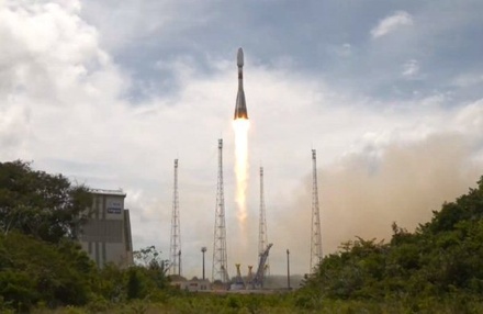 С космодрома Куру стартовала ракета «Союз» с четырьмя спутниками связи
