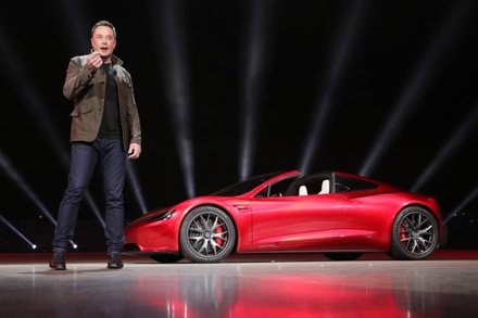 Илон Маск пообещал выпустить бюджетный беспилотник Tesla