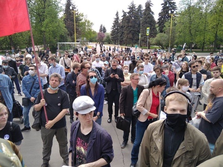 СМИ узнали о задержаниях в Москве на акции в защиту просветительской деятельности