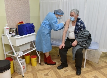 На Украине выявили более 1 600 побочных эффектов после вакцинации от COVID-19