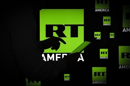 Москва назвала недружественным шагом принуждение RT к регистрации иноагентом