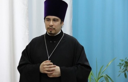 Епархия Югры опровергла отстранение священника за поддержку фигурантов «московского дела»