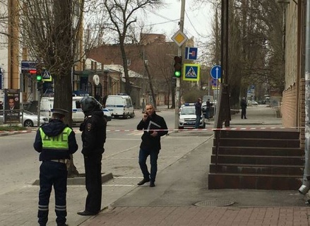 У школы в Ростове-на-Дону взорвался подозрительный предмет