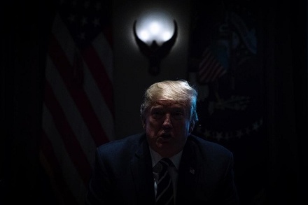 В Белом доме погас свет во время выступления Дональда Трампа