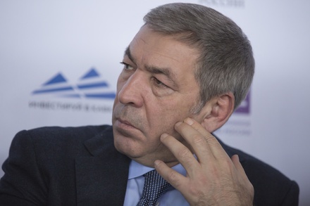 Врио премьера, двух его заместителей и экс-министра задержали в Дагестане