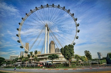 В Сингапуре приостановили работу одного из крупнейших в мире колёс обозрения
