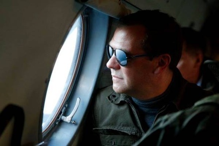Медведев счёл прекращение авиасообщения с Россией борьбой Киева со своим народом
