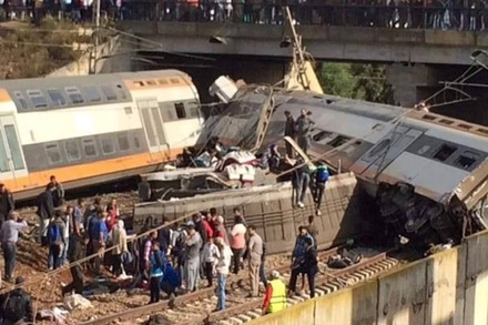 При сходе с рельсов поезда в Марокко есть погибшие и десятки пострадавших
