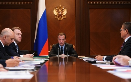 В Кремле подтвердили обсуждение сокращения бюджета на совещании у Медведева