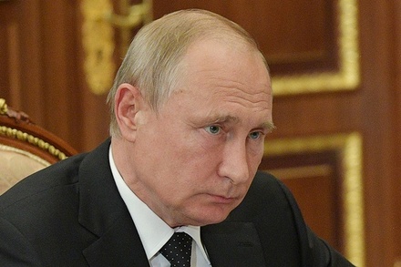 Путин поручил рассмотреть вопрос о сокращении использования рабочих тетрадей в школах