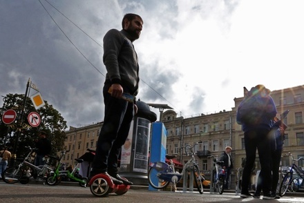 Власти Москвы изучат предложение запретить гироскутеры в метро