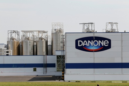 Danone сообщила о приостановке инвестиционных проектов в России