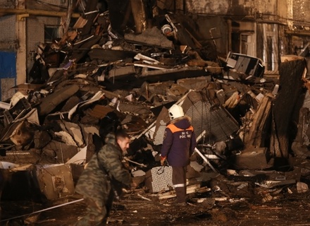 В Волгограде продолжают разбирать завалы жилого дома после взрыва газа