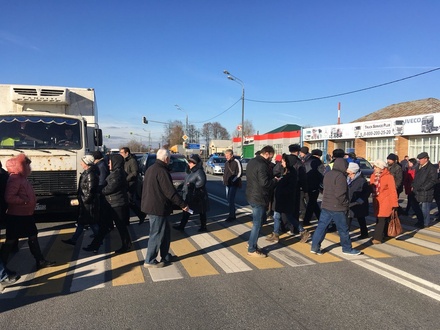 Жители Подмосковья в знак протеста перекрыли Новорязанское шоссе