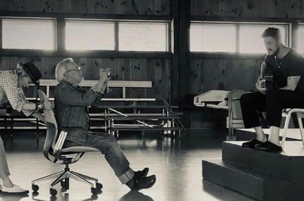 Стивен Спилберг снял первый в карьере музыкальный клип