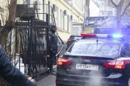 Ограничено движение транспорта в районе фабрики «Меньшевик», где произошла стрельба