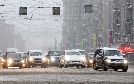 Дептранс зафиксировал 7-балльные пробки на дорогах Москвы